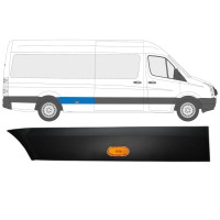 Bočná lišta zadného blatníka so svetlom pre Volkswagen Crafter 2005-2017 / Pravá / Sada 13993