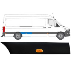 Bočná lišta zadného blatníka so svetlom pre Mercedes Sprinter 2018- / Pravá / Sada 12964