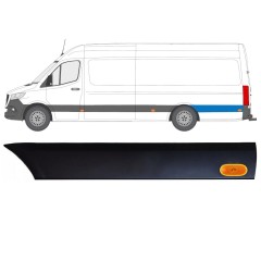 Bočná lišta zadného blatníka so svetlom pre Mercedes Sprinter 2018- / Ľavý / Sada 12971